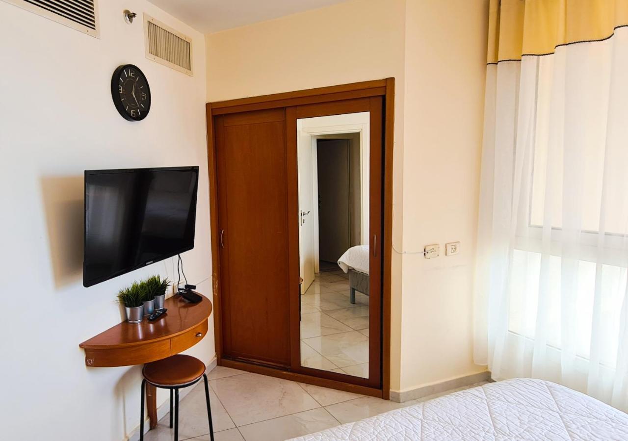 Go To Apartments In Leonardo Бат Ям Екстериор снимка
