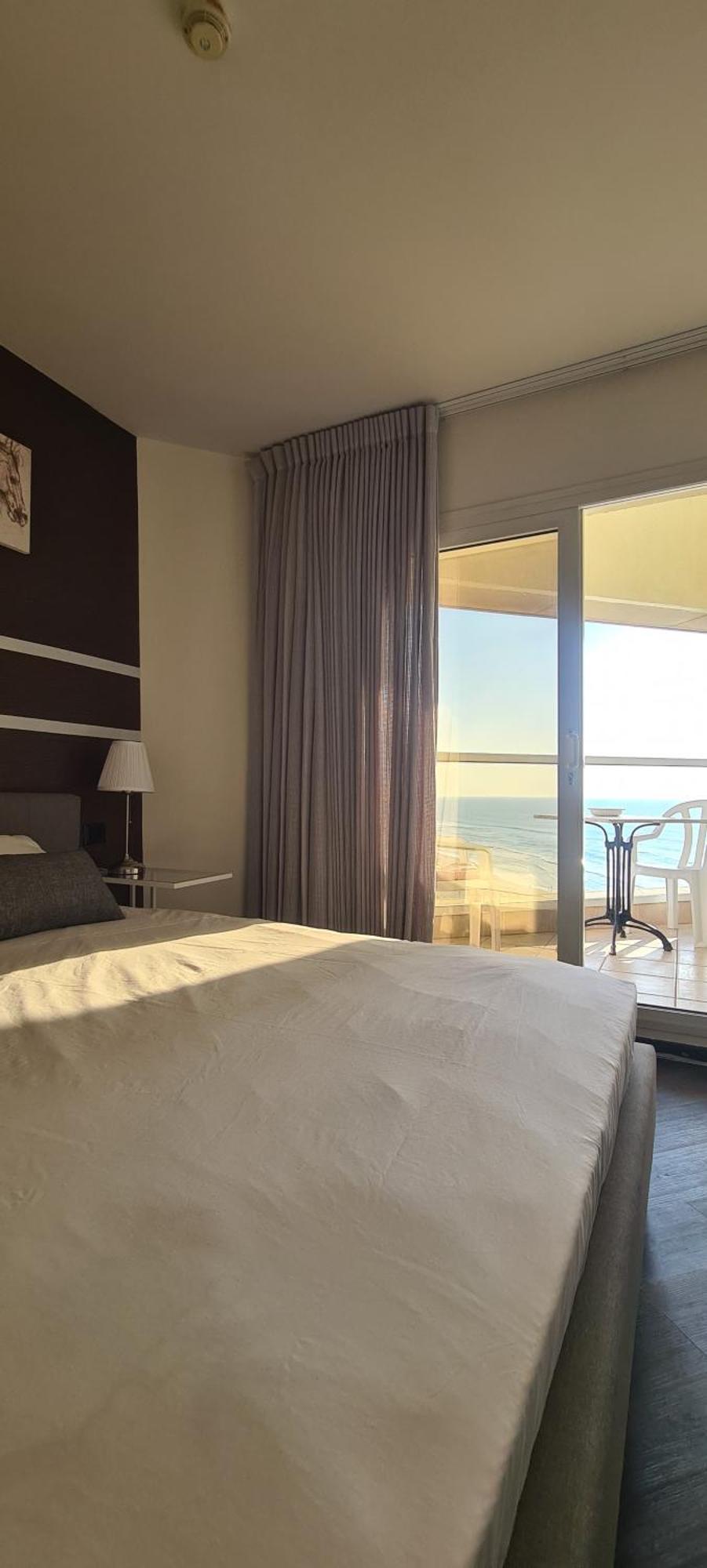 Go To Apartments In Leonardo Бат Ям Екстериор снимка
