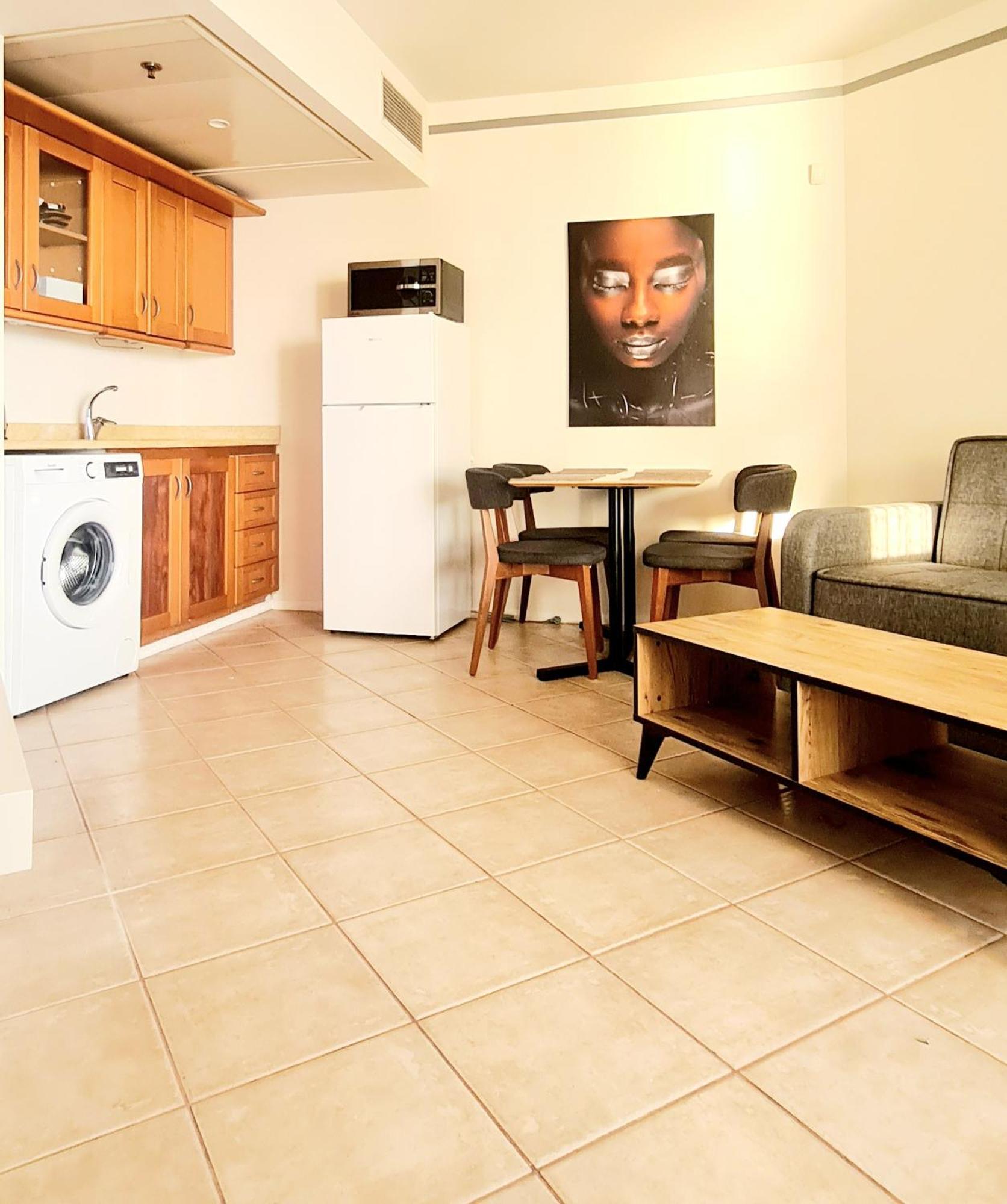 Go To Apartments In Leonardo Бат Ям Екстериор снимка