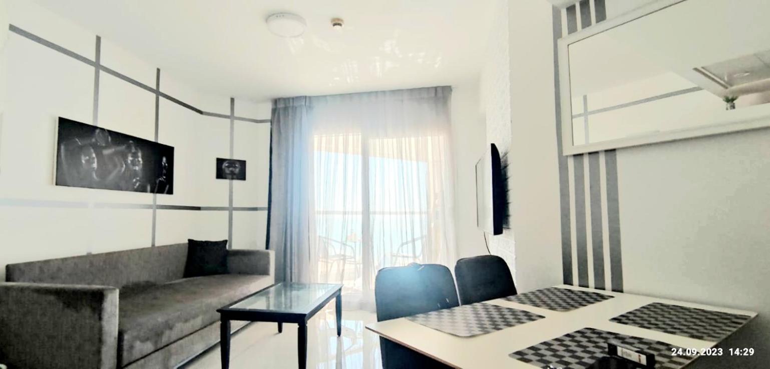 Go To Apartments In Leonardo Бат Ям Екстериор снимка