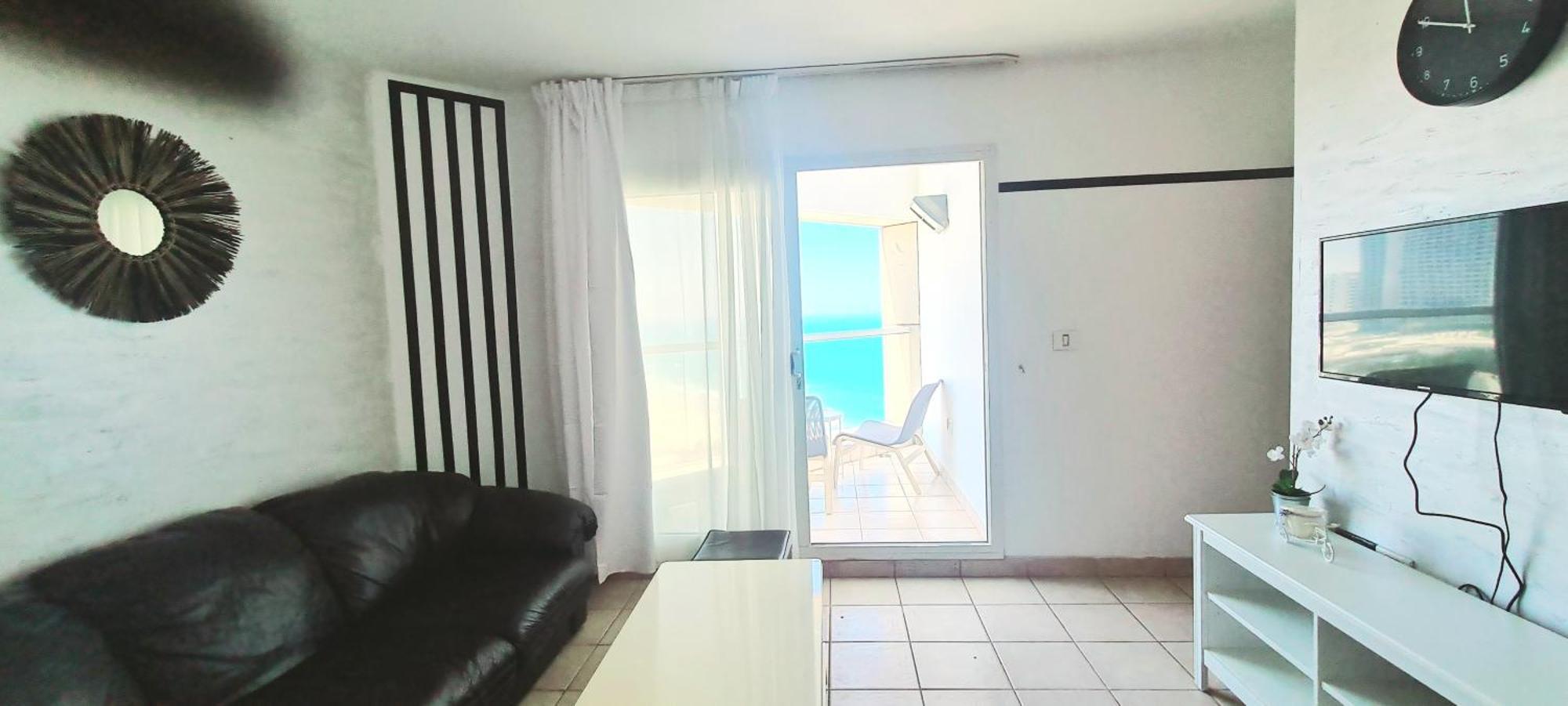 Go To Apartments In Leonardo Бат Ям Стая снимка