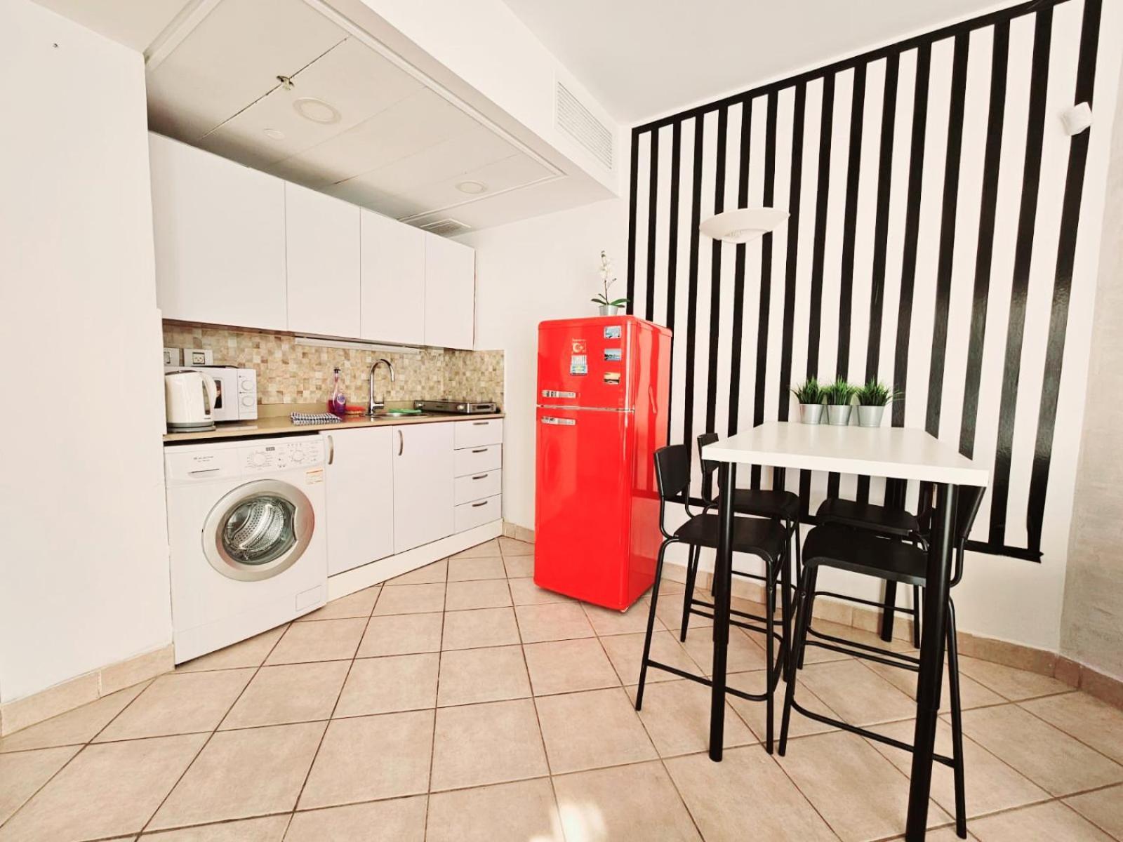 Go To Apartments In Leonardo Бат Ям Екстериор снимка