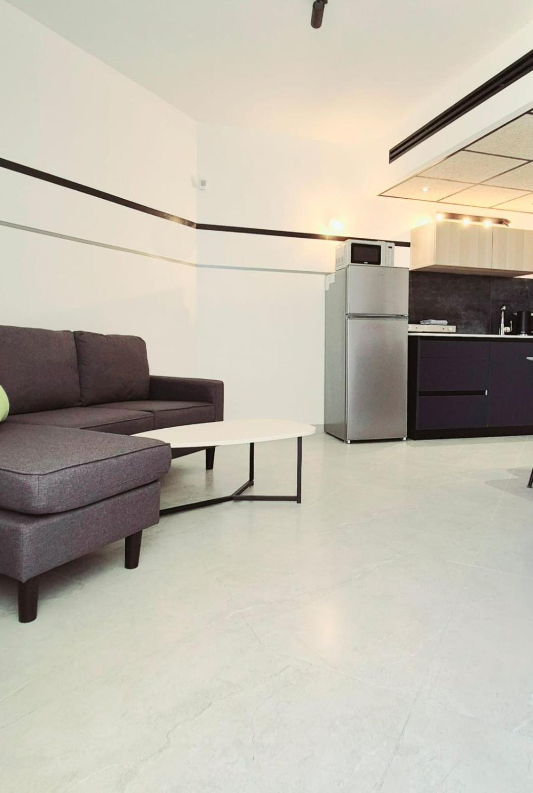 Go To Apartments In Leonardo Бат Ям Стая снимка