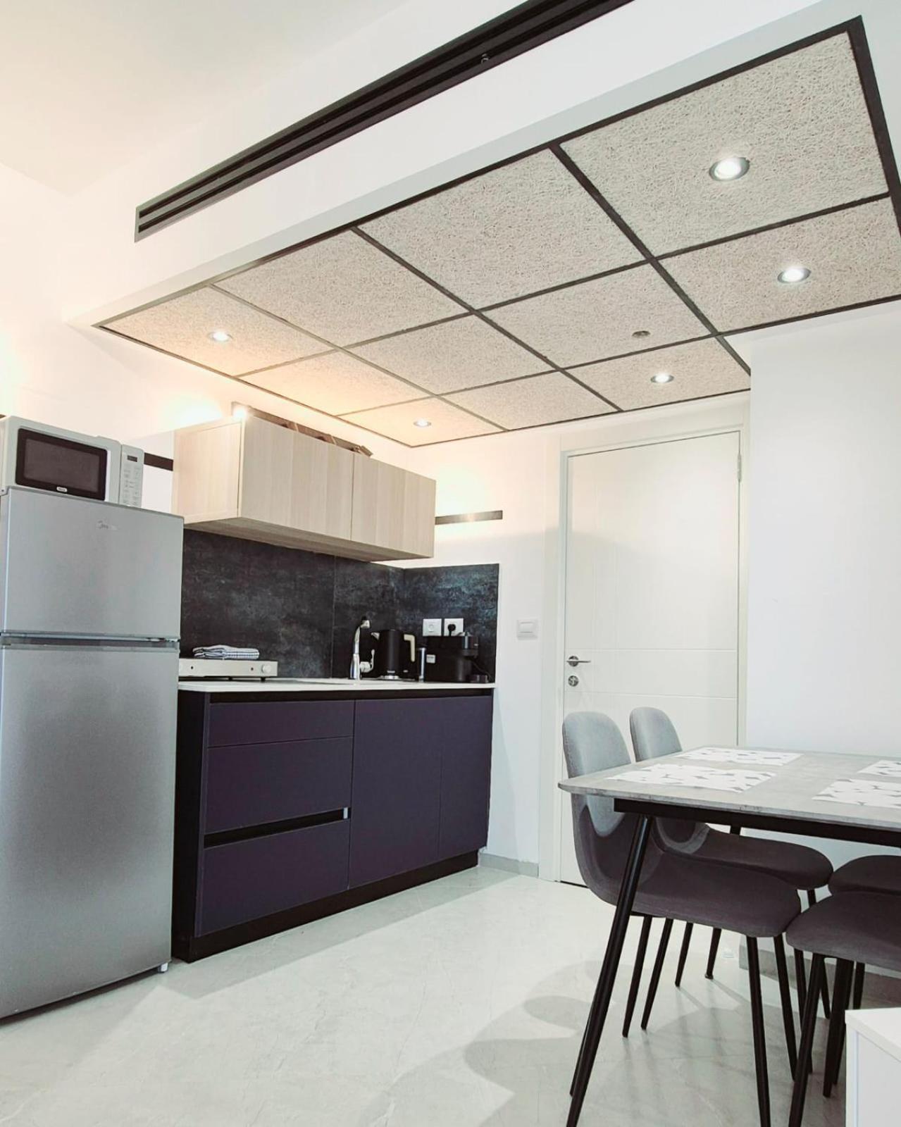 Go To Apartments In Leonardo Бат Ям Стая снимка